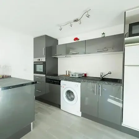 F2 Quiet Terrace Parking Air Conditioning Daire *
